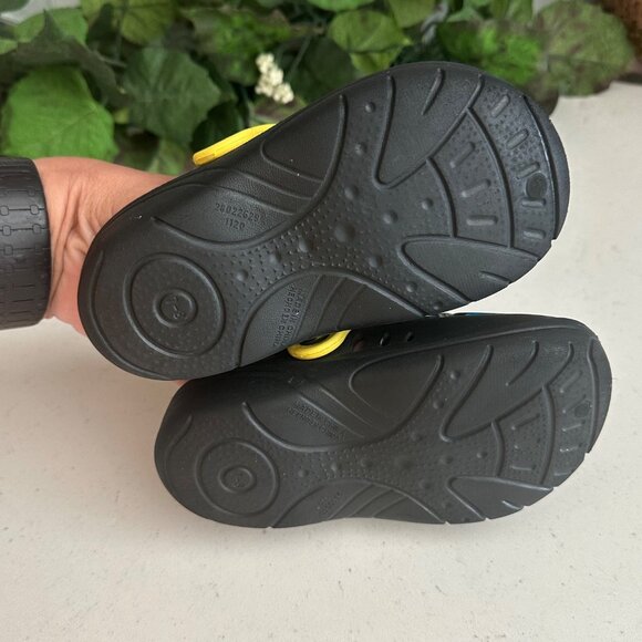 Batman Kids Slip-On Clogs With Adjustable Strap - Picture 3 of 7